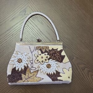 Elegant Floral Beaded Handbag